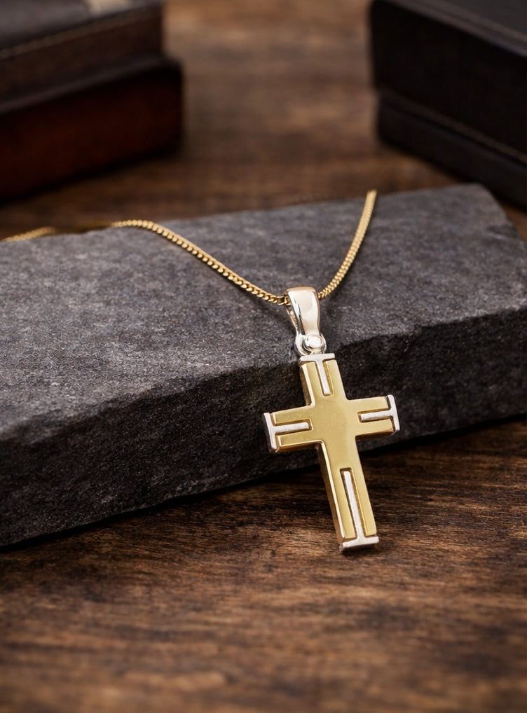 Medium Cross 18K YWG 2,8 / Classic High-Polish Yellow Gold Link Chain Necklace