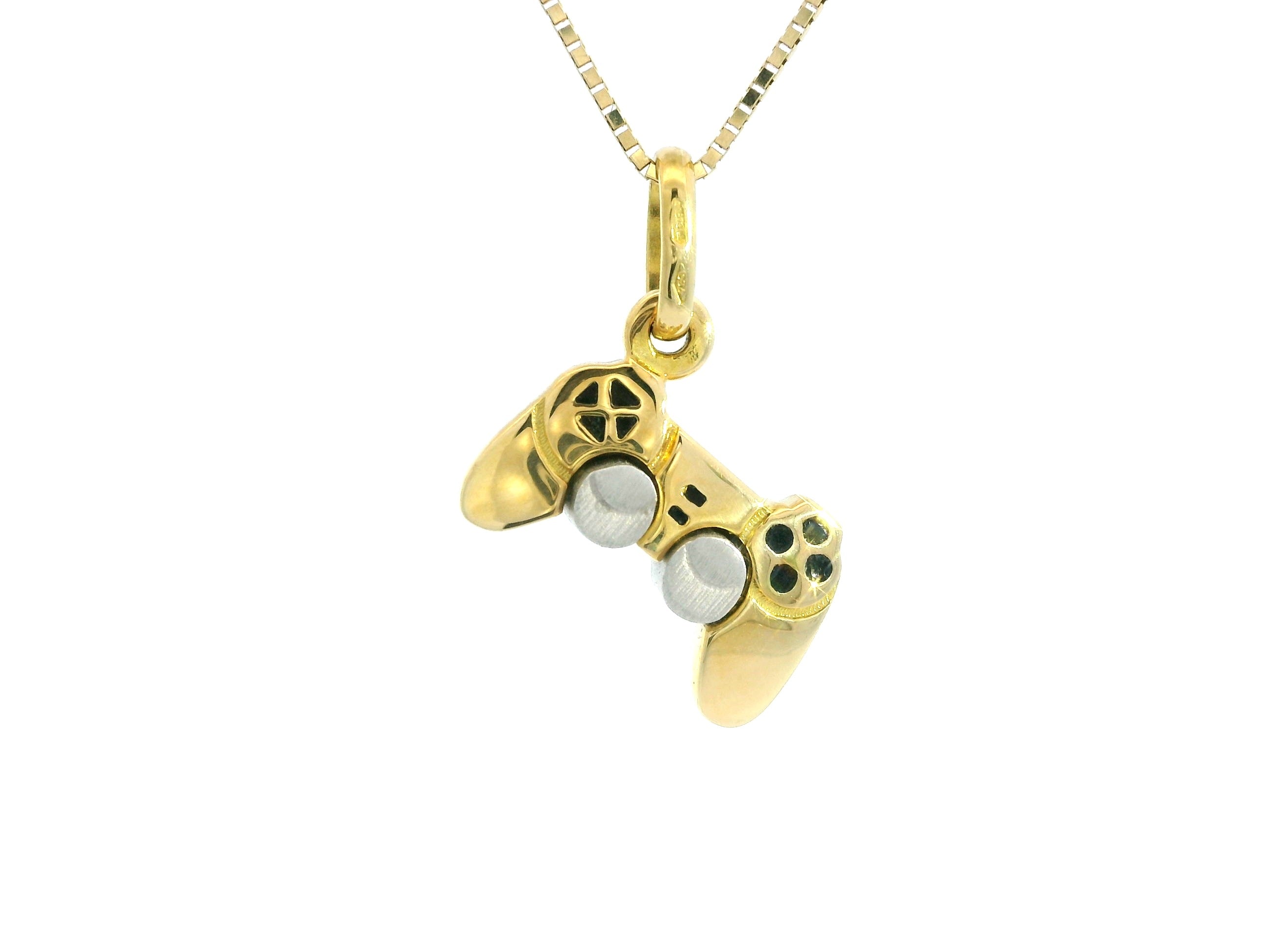 PS Pendant 18K YWG 2,8 / Round Brilliant Emerald and Engraved Yellow Gold Charm Necklace