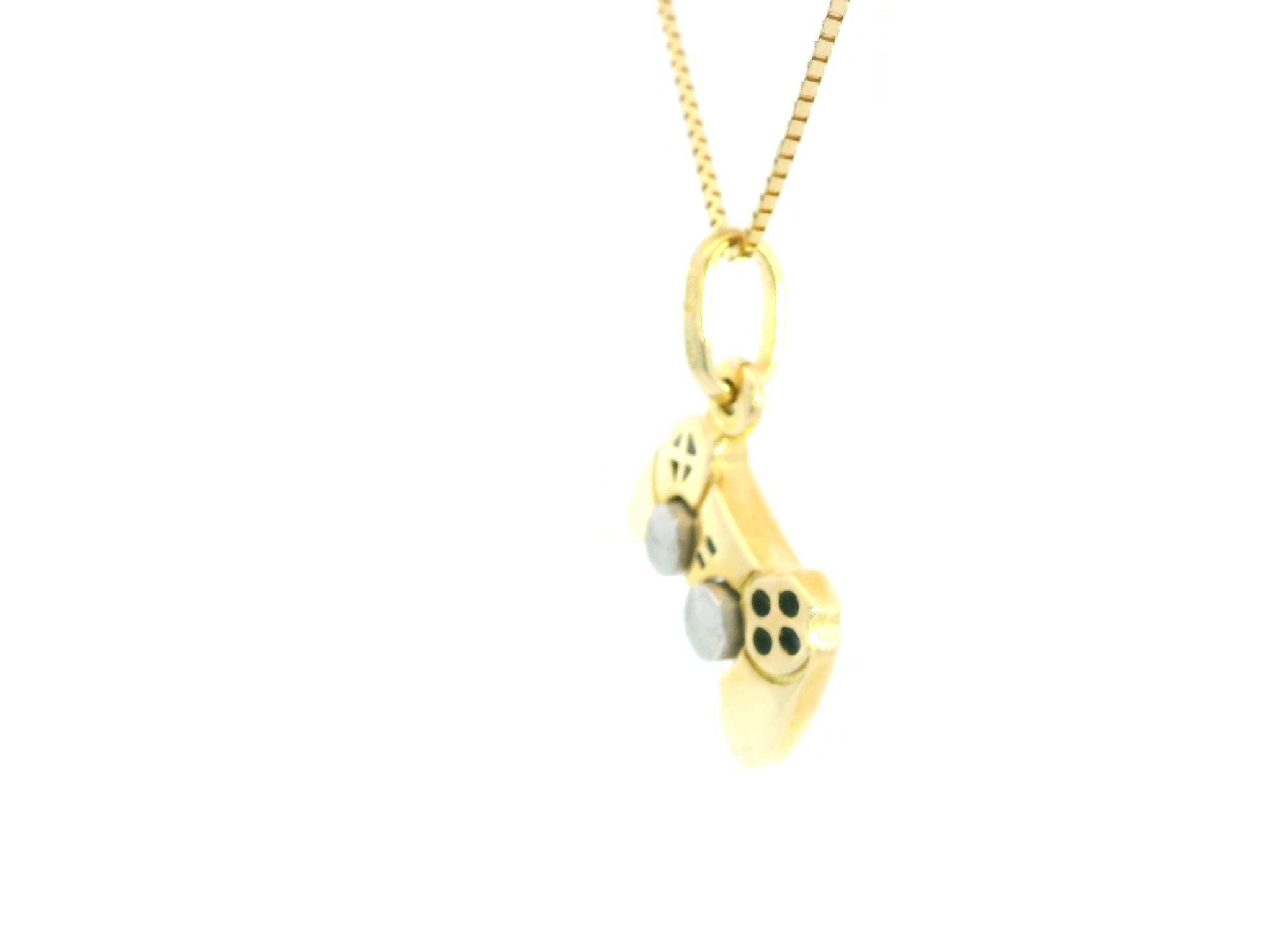 PS Pendant 18K YWG 2,8 / Round Brilliant Emerald and Engraved Yellow Gold Charm Necklace