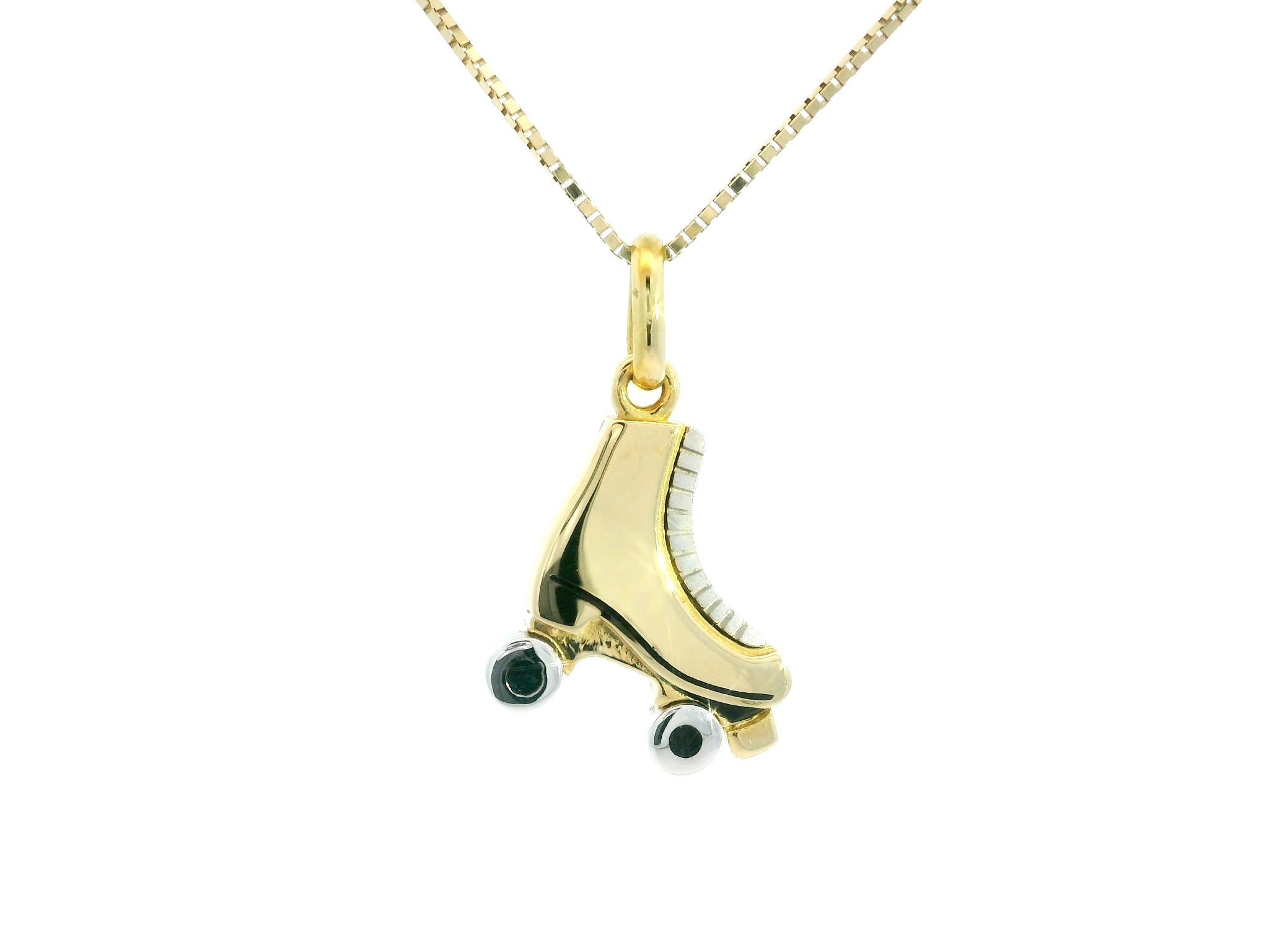 Skate Pendant 18K YWG 2,5 / Round Cabochon Onyx Charm Necklace in Yellow Gold