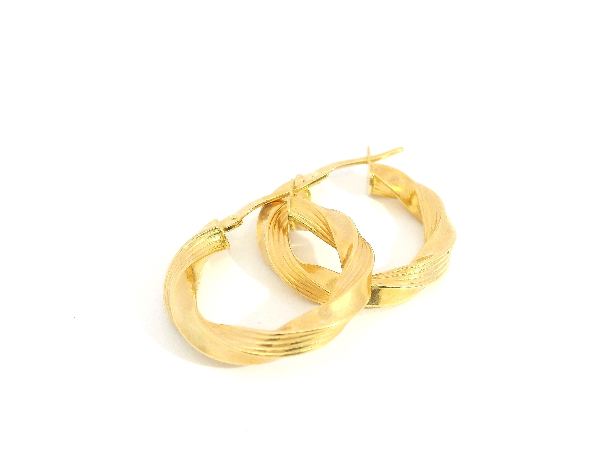 Twisted Hoops 18K YG 2.5 / Size 0.75D / Classic Yellow Gold High-Polish Round Hoop Earrings