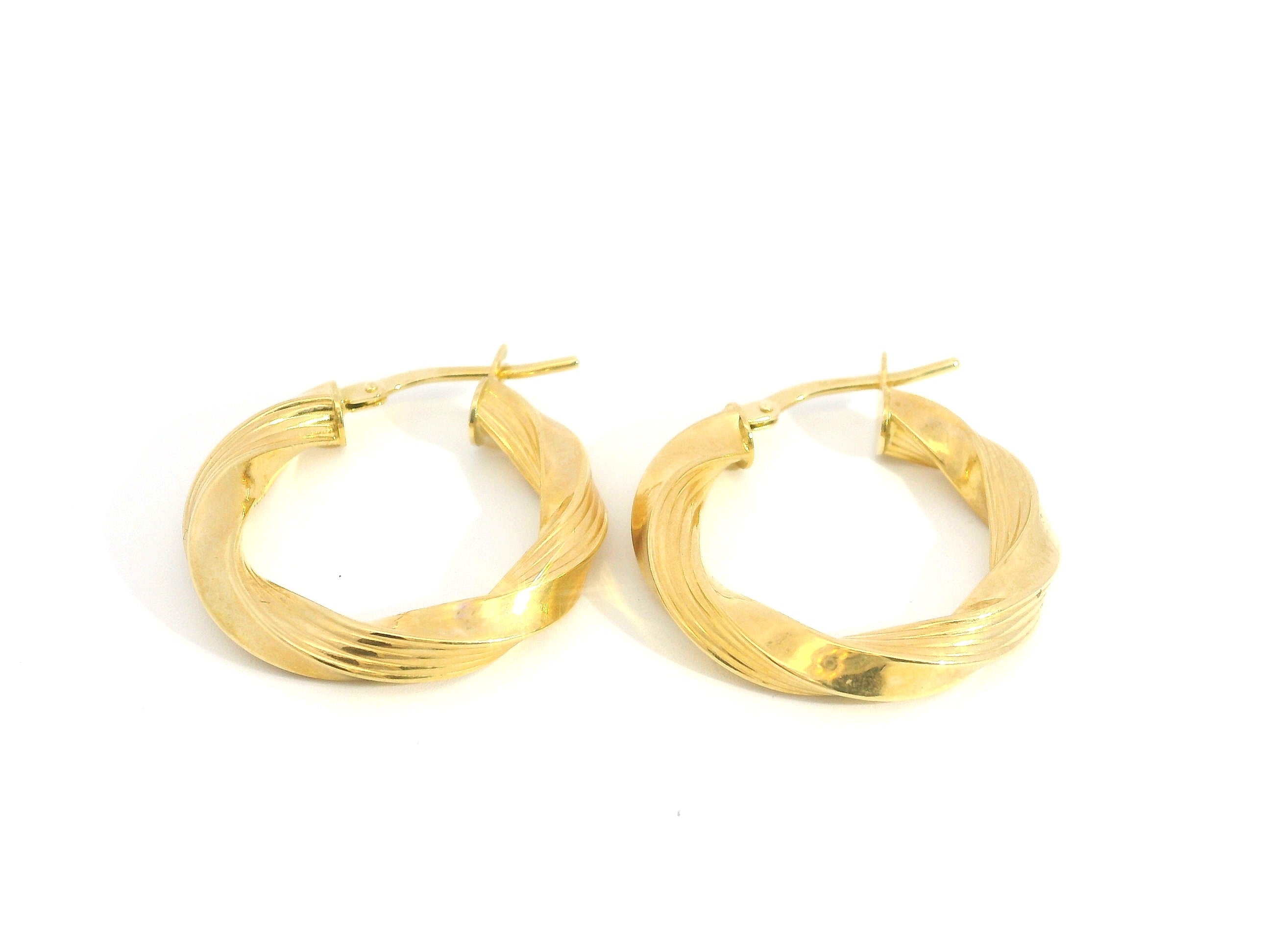 Twisted Hoops 18K YG 2.5 / Size 0.75D / Classic Yellow Gold High-Polish Round Hoop Earrings