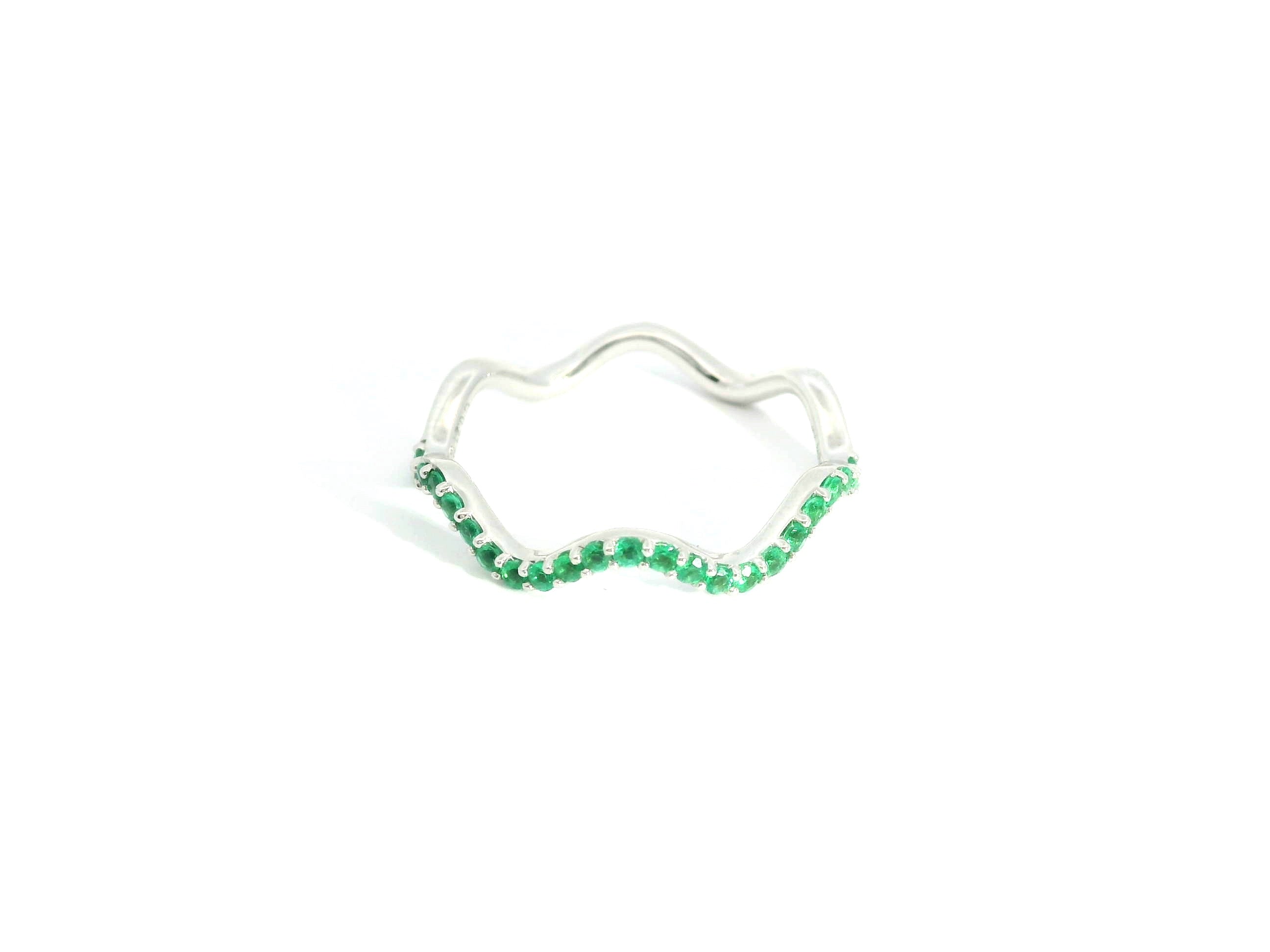 Curly Emerald Ring 18K WG 1.69 / 0.21 / Elegant Round Brilliant Cut Emerald White Gold Stackable Band